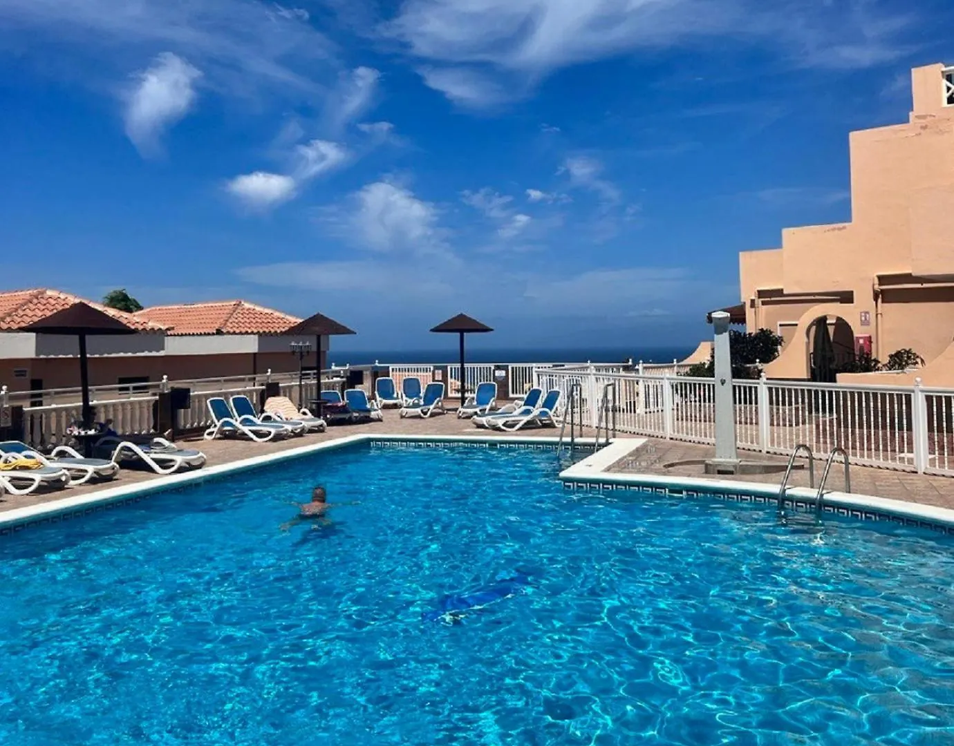 Paulmarie Aquatic Apartment 아데제