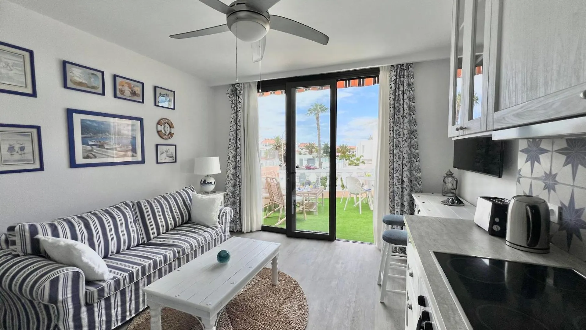Paulmarie Aquatic Apartment 아데제 0*,  스페인