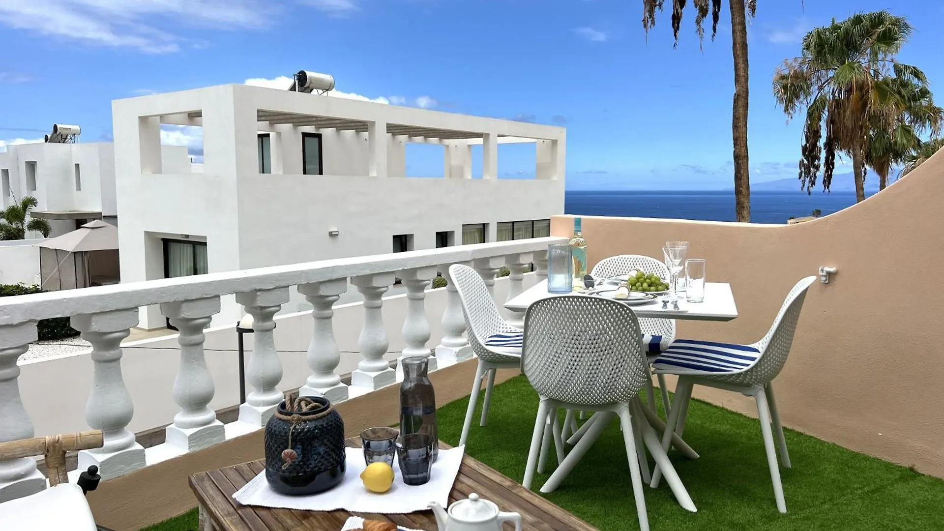 Paulmarie Aquatic Apartment 아데제
